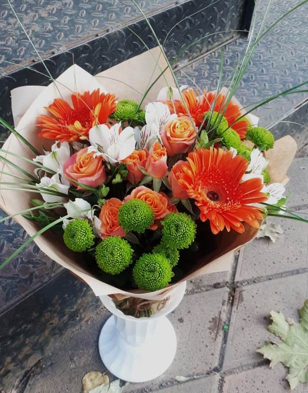 Букет цветов из: Герберы, Хризантемы, Альстромерии и Розы в Беляевка