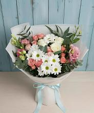 Букет цветов из:  Розы, Лизиантусы и Хризантемы в Беляевка
