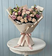 Букет цветов из:  Розы и Лизиантусы в Беляевка