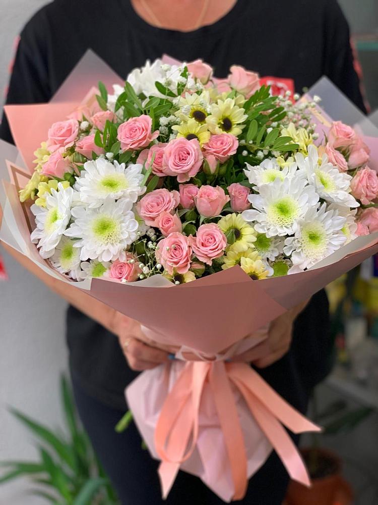 Букет цветов из: Розы и Хризантемы в Беляевка