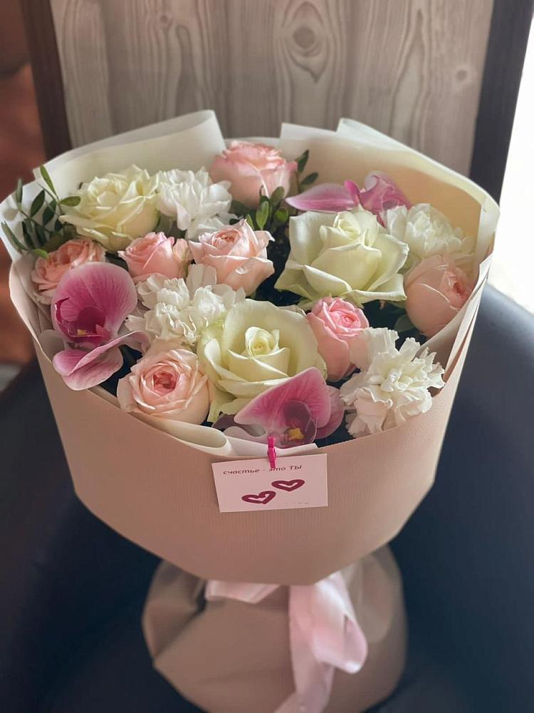 Букет цветов из: Орхидеи, Розы и Гвоздики в Беляевка