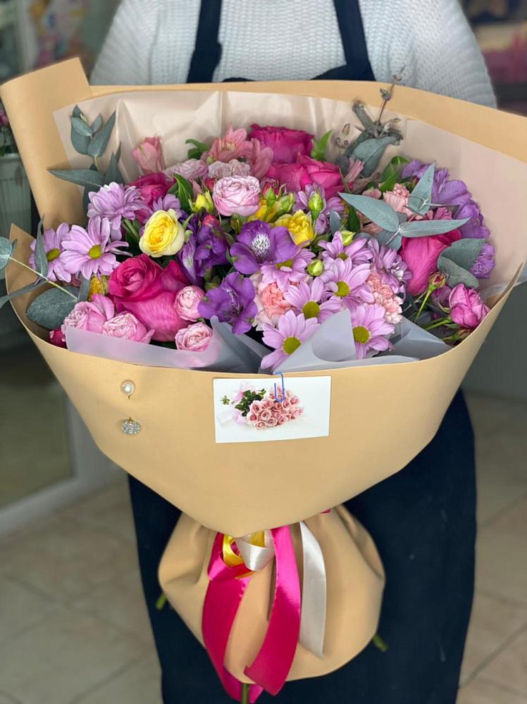 Букет цветов из: Хризантемы, Гвоздики и Альстромерии в Беляевка