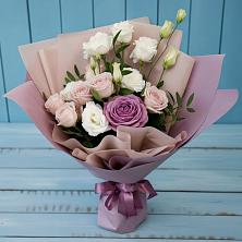 Букет цветов из:  Розы и Лизиантусы в Беляевка