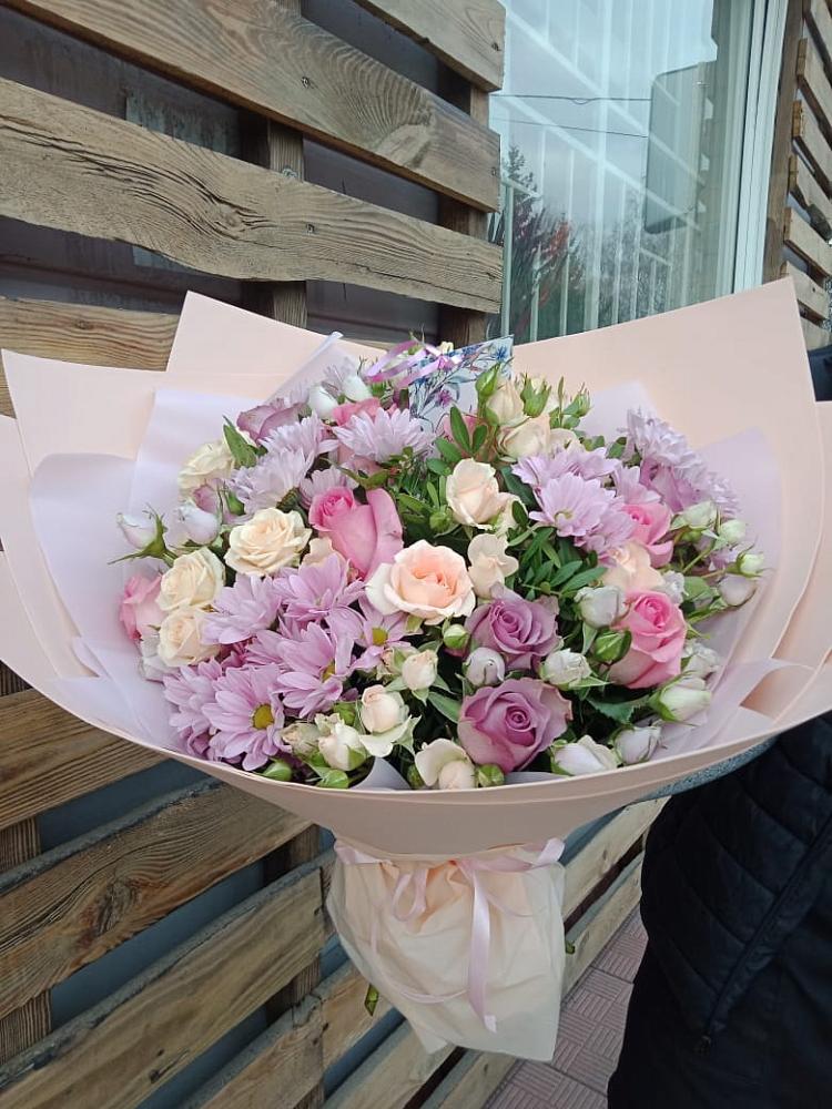 Букет цветов из: Розы и Хризантемы в Беляевка