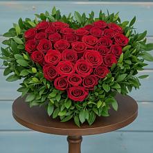 Цветочная композиция из Розы в виде сердца в Беляевка