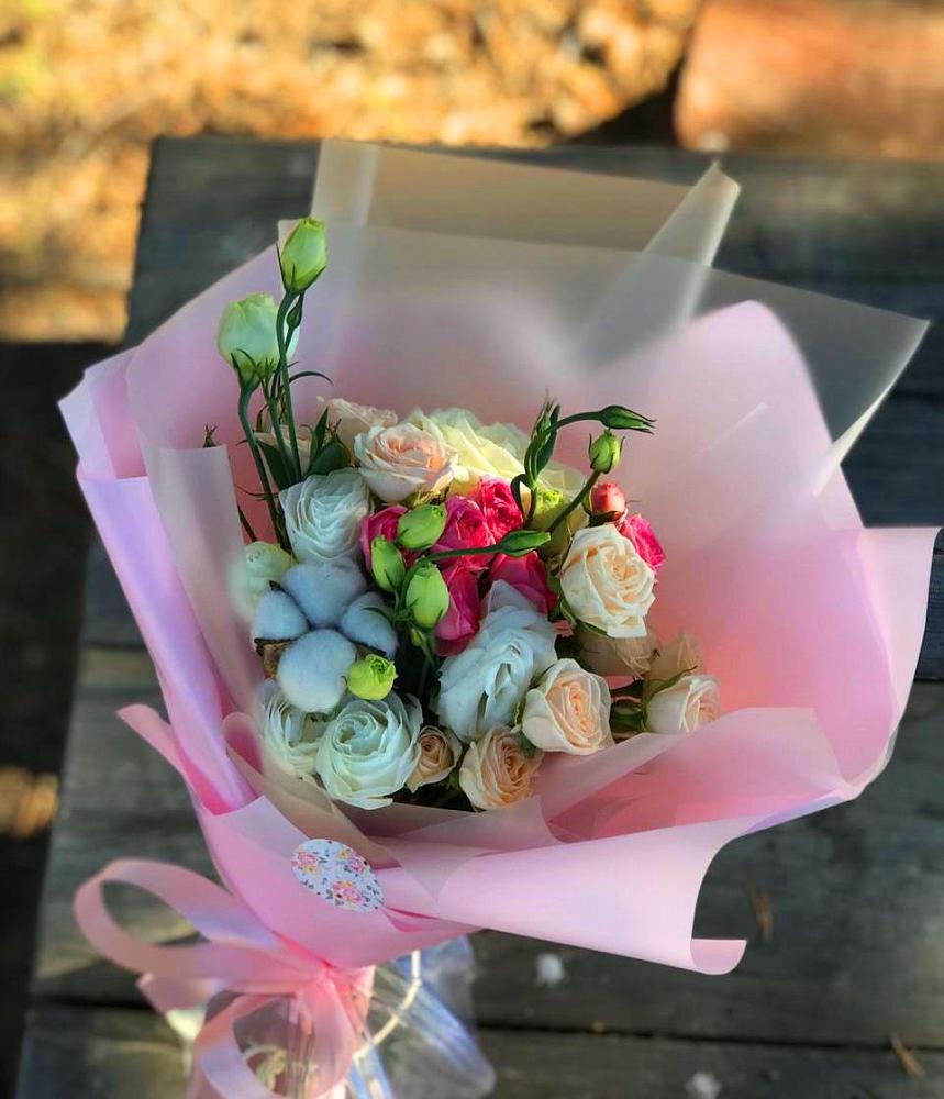 Букет цветов из: Розы и Лизиантусы в Беляевка