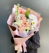 Букет цветов из:  Хризантемы и Розы в Беляевка