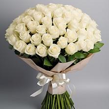 Букет 101 беля роза Белоснежка в Беляевка
