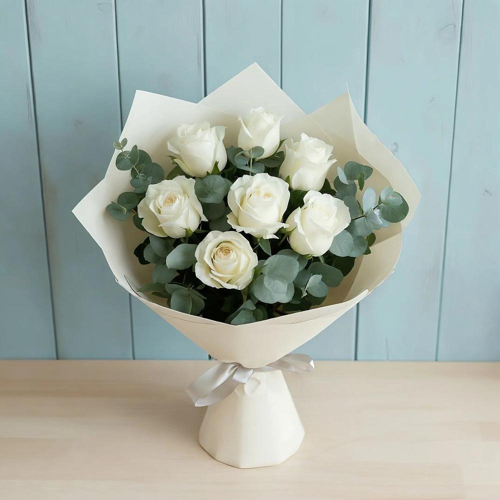 Букет Белые розы в Эвкалипте в Беляевка