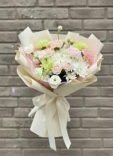 Букет цветов из:  Гвоздики, Розы, Лизиантусы и Хризантемы в Беляевка