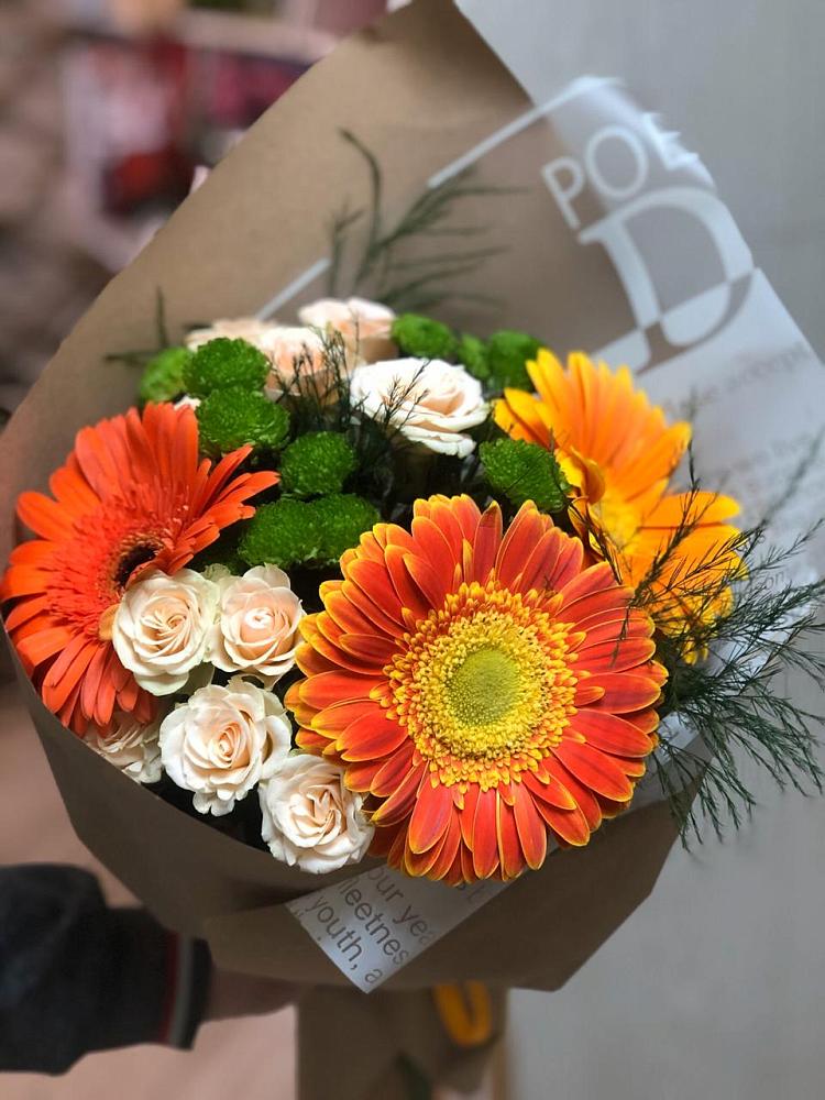 Букет цветов из: Герберы, Хризантемы и Розы в Беляевка