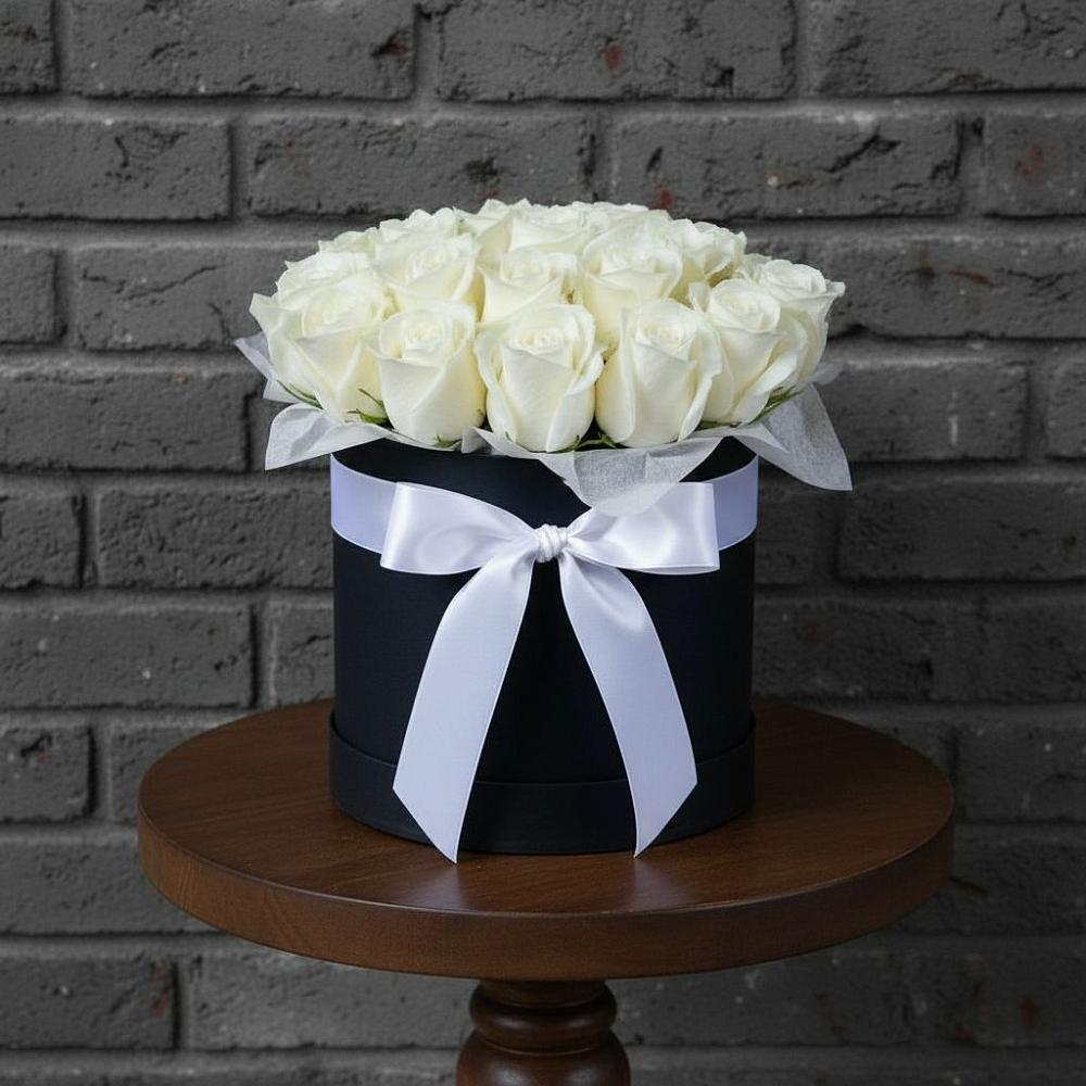 Цветочная композиция из Розы в шляпной коробке в Беляевка