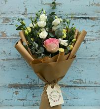 Букет цветов из:  Розы и Лизиантусы в Беляевка