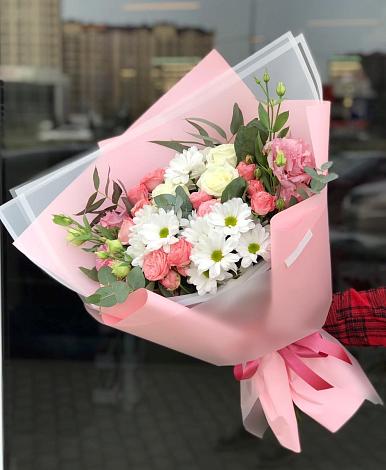 Букет цветов из: Розы, Лизиантусы и Хризантемы в Беляевка