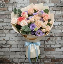 Букет цветов из:  Розы, Лизиантусы и Гвоздики в Беляевка