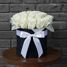 Цветочная композиция из Розы в шляпной коробке в Беляевка