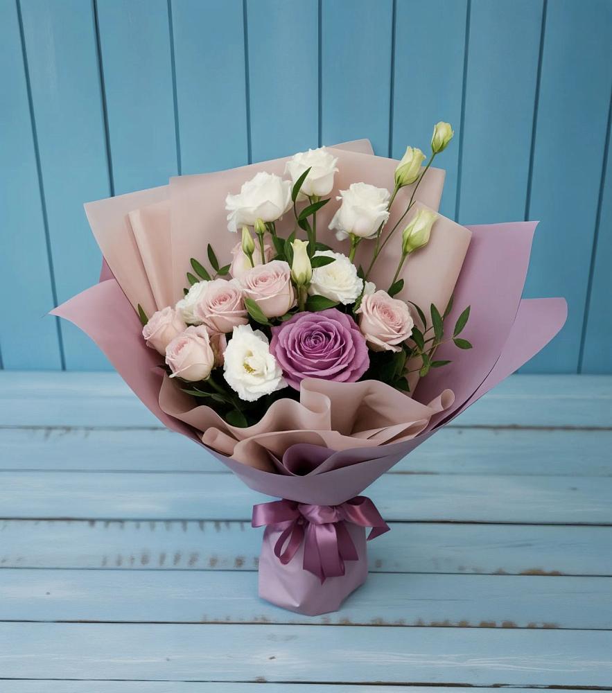 Букет цветов из: Розы и Лизиантусы в Беляевка