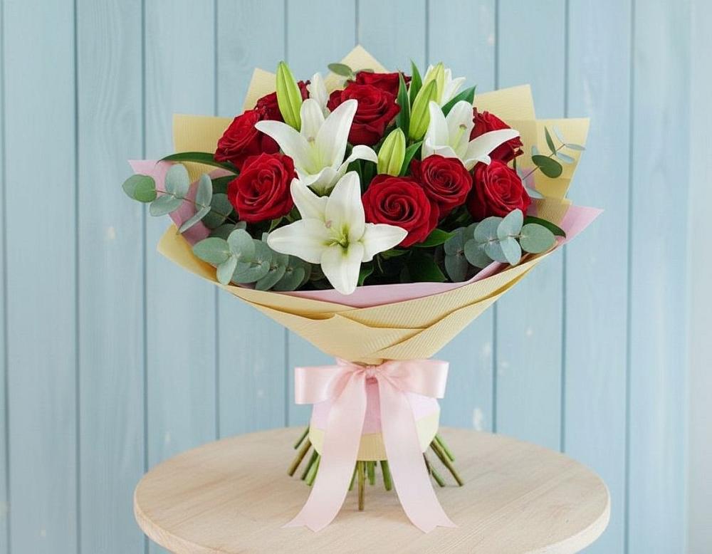 Букет цветов из: Лилии и Розы в Беляевка